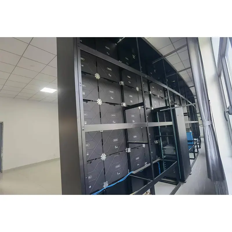 Armoire mobile à écran LED incurvé